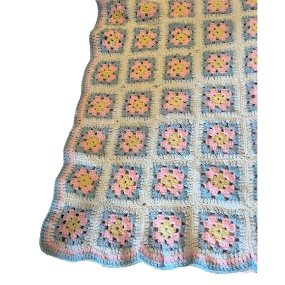 Handmade crochet pastel granny square patches baby blanket throw afghan 45 x 45" - Picture 4 of 4
